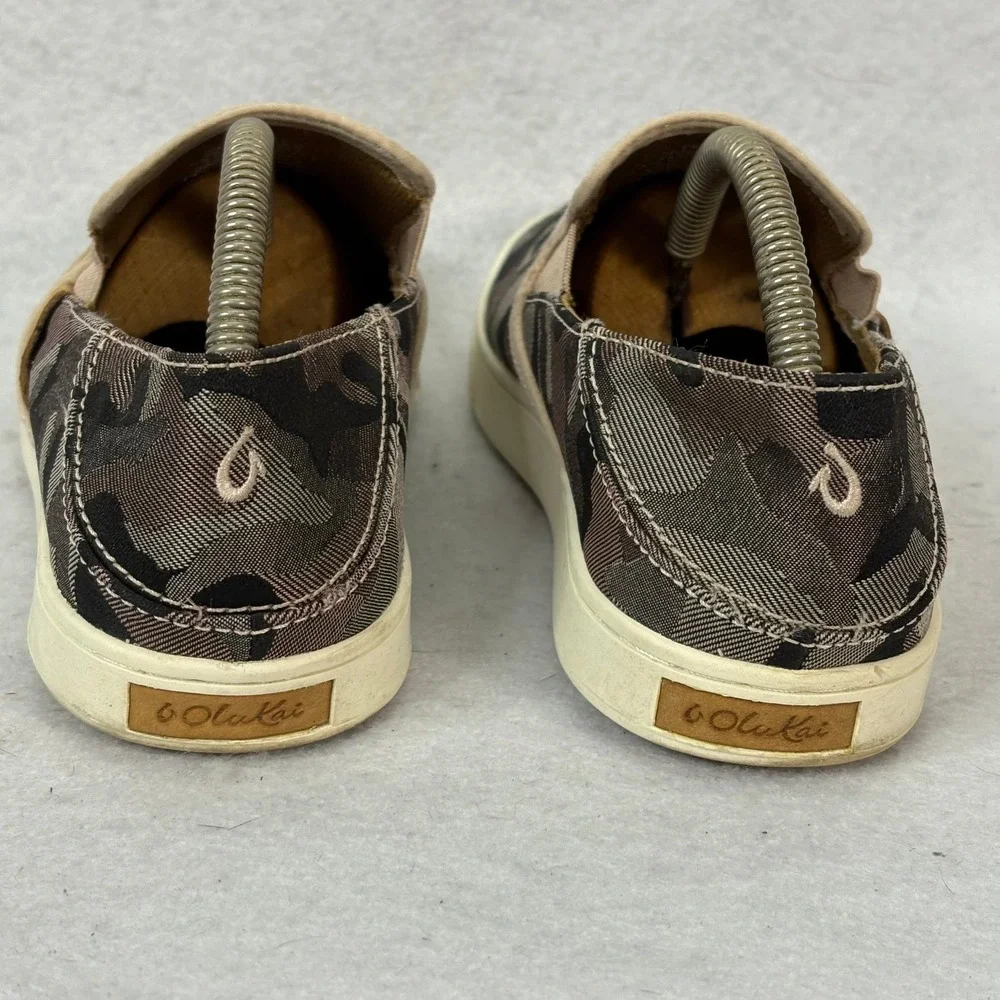 OluKai Pehuea Pa'i Women's Sz 7.5 Gray/Black Camo Print Slip On Sneakers Casual‎
